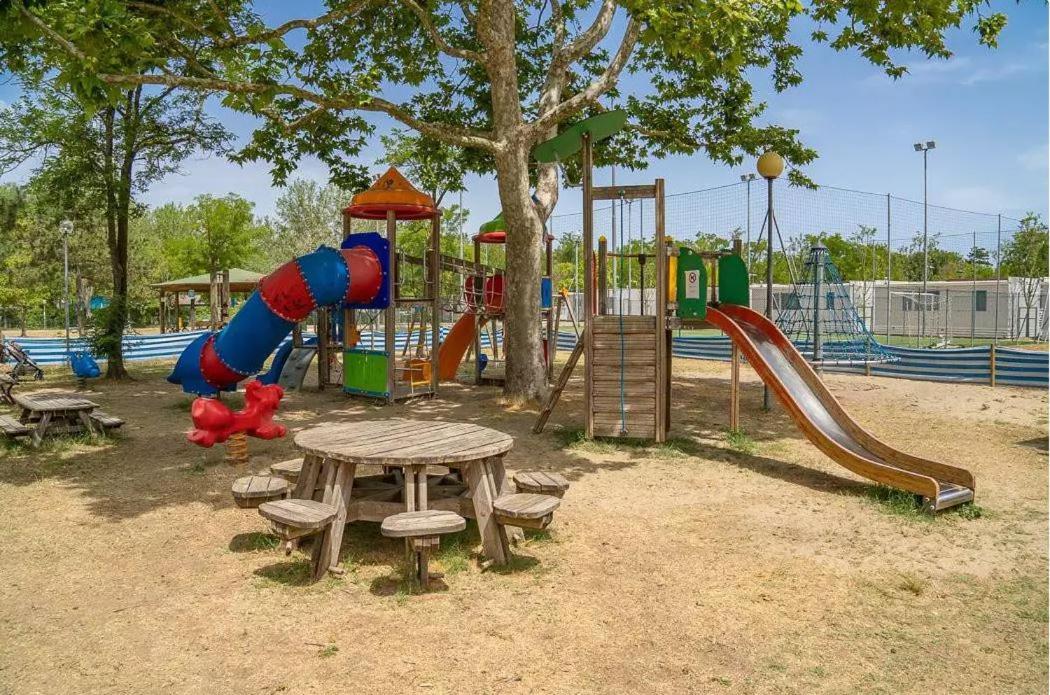 צ'סנטיקו Vacanceselect Mobil Homes - Camping Pineta Sul Mare Camping Village מראה חיצוני תמונה