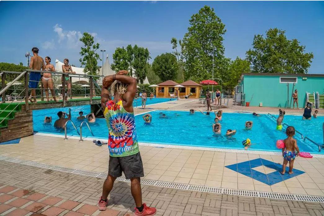 צ'סנטיקו Vacanceselect Mobil Homes - Camping Pineta Sul Mare Camping Village מראה חיצוני תמונה